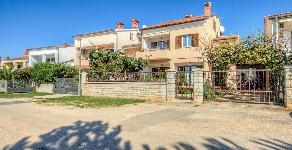 Apartment Delton Fažana Cameră foto