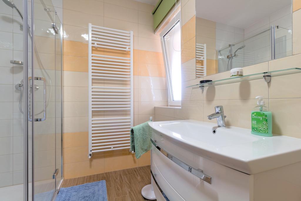 Apartment Delton Fažana Exterior foto